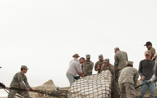 New Mexico National Guard airlifts dinosaur fossils