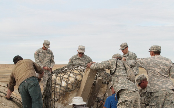 New Mexico National Guard airlifts dinosaur fossils