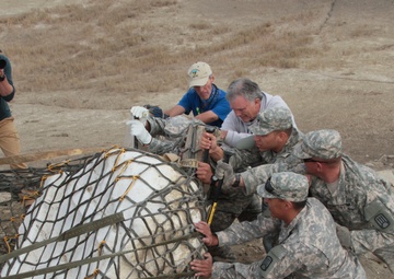 New Mexico National Guard airlifts dinosaur fossils
