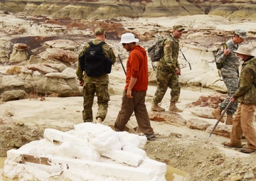 New Mexico National Guard airlifts dinosaur fossils