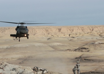New Mexico National Guard airlifts dinosaur fossils