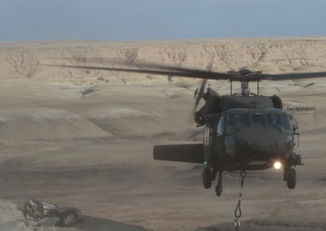 New Mexico National Guard airlifts dinosaur fossils