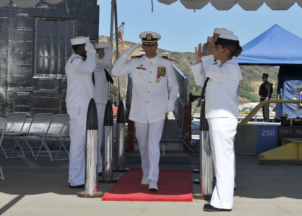 USS Hampton (SSN 767) change of command