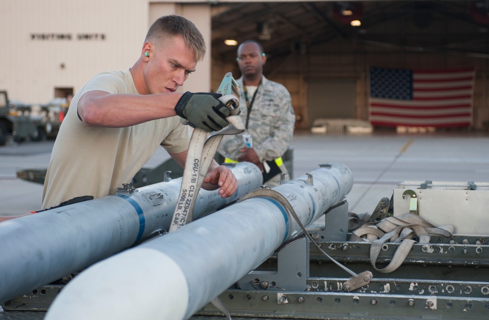 Airmen ’unload’ skills during load crew competition
