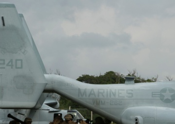 Marines with 1/2 take it to the Jungle during regimental air assault