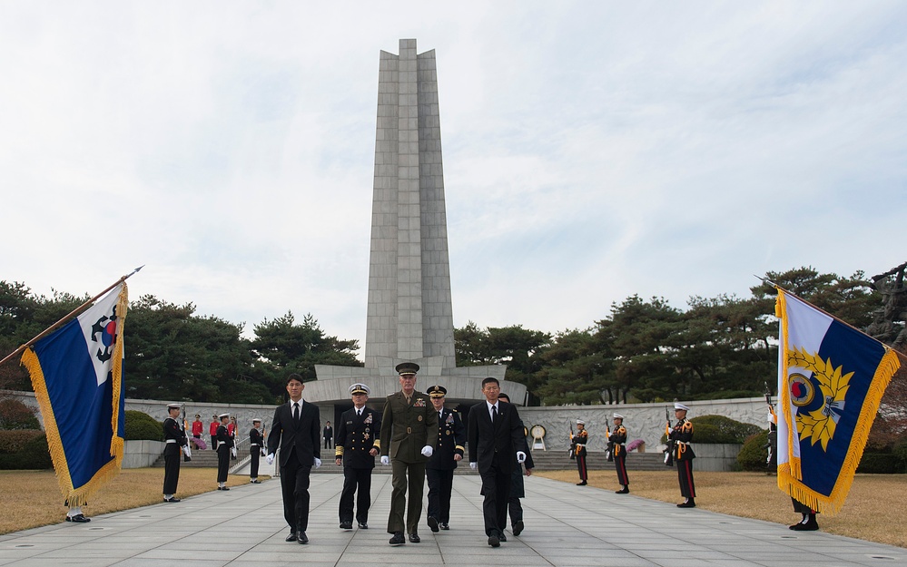 19th Chairman of the Joint Chiefs visits Korea