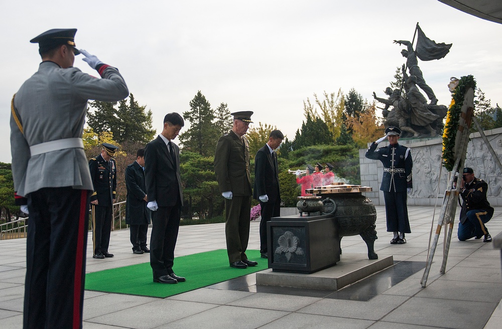 19th Chairman of the Joint Chiefs visits Korea