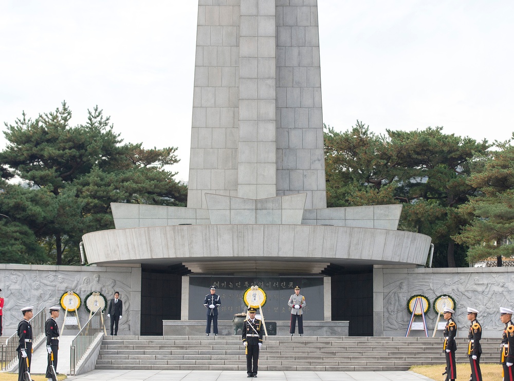 19th Chairman of the Joint Chiefs visits Korea