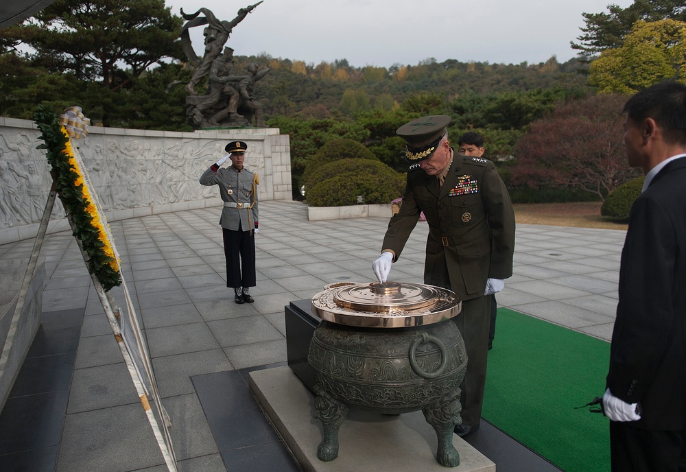 19th Chairman of the Joint Chiefs visits Korea