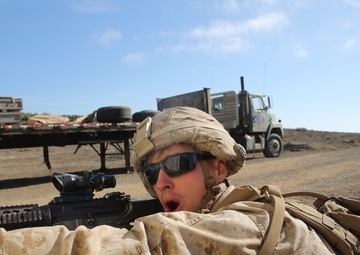 13th MEU AAVs assault from ship to shore