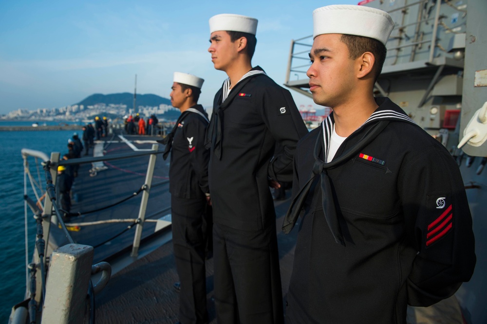 USS Fitzgerald (DDG 62) Busan, South Korea arrival
