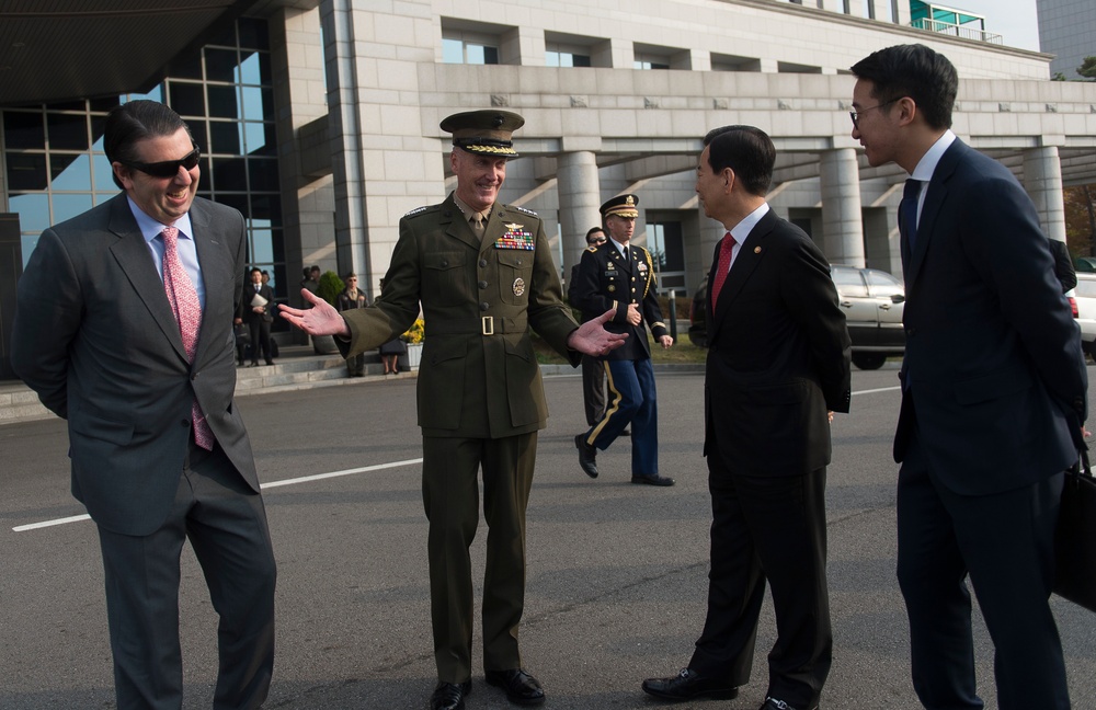 Gen. Dunford meets with Korean leaders