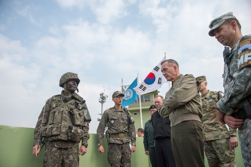 Gen. Dunford travels to the DMZ