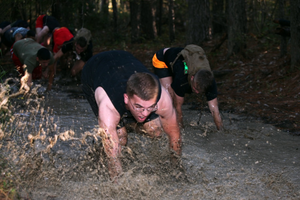 MALS-14 Honey Badgers maneuver obstacles, zombies