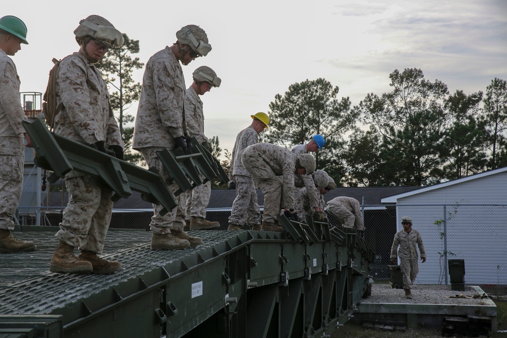 Building bridges: 8th and 9th ESB begin course