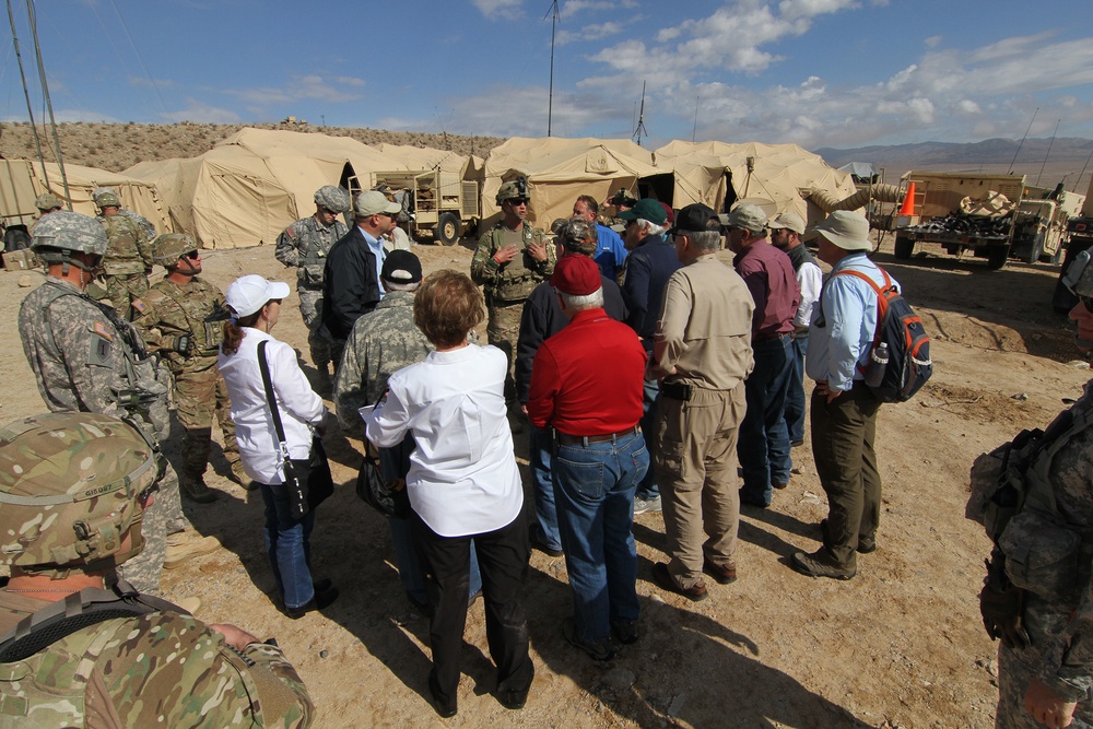 Central Texas leaders check out Cavalry training at NTC