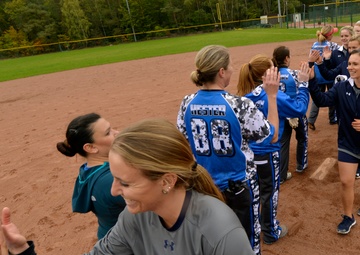 UND holds softball clinic at Ramstein