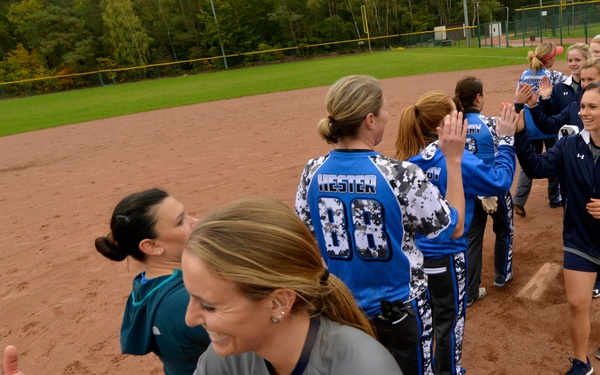 UND holds softball clinic at Ramstein