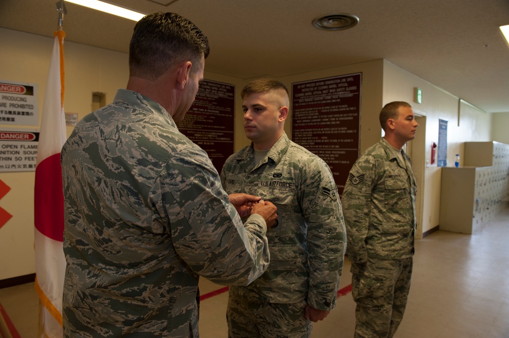 Kadena Airmen recognized for lifesaving actions