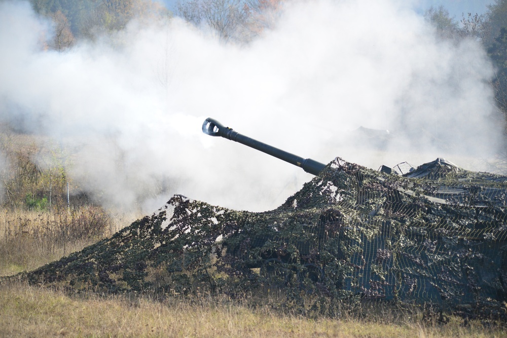 British soldiers live fire at Graf