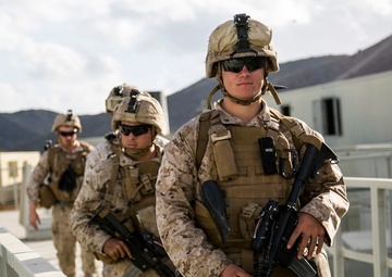 13th MEU conducts amphibious assault