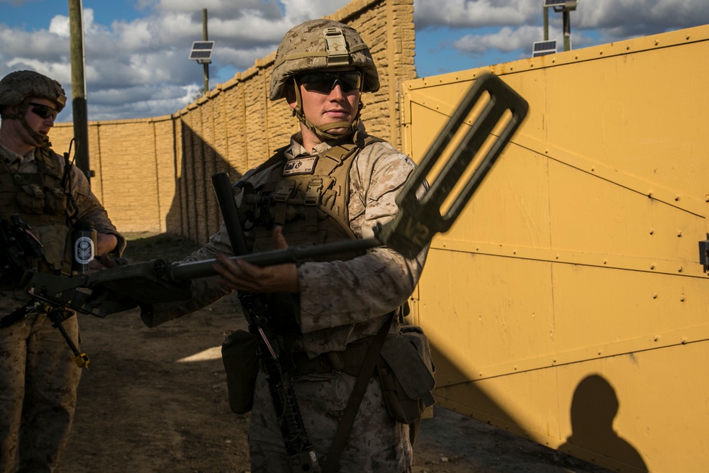 13th MEU conducts amphibious assault