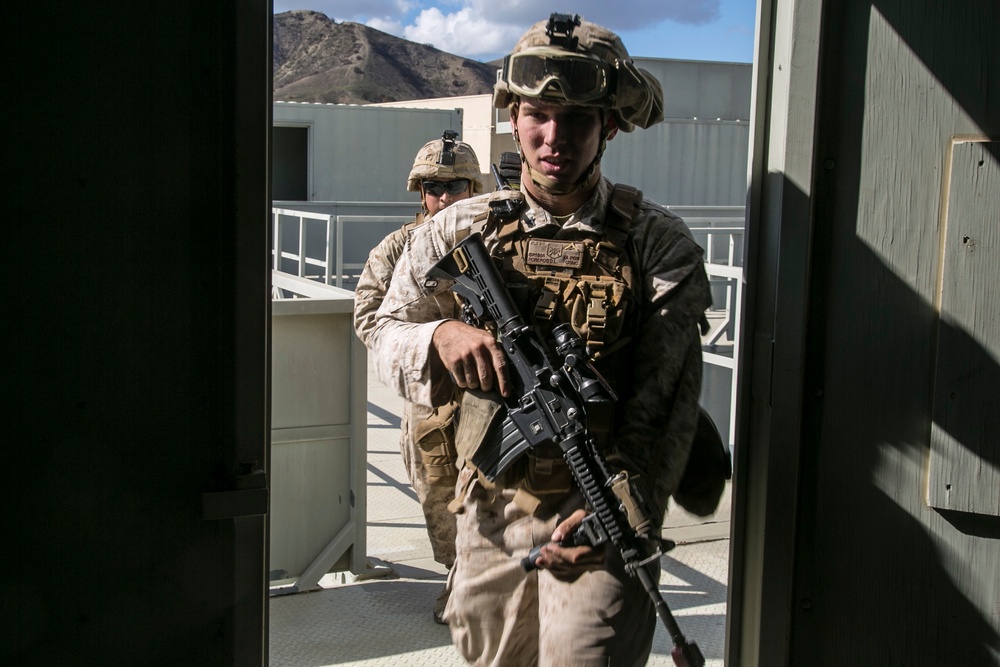 13th MEU conducts amphibious assault