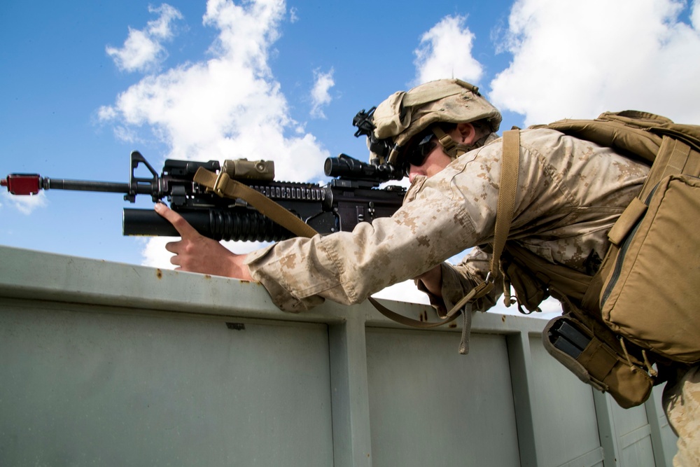 13th MEU conducts amphibious assault