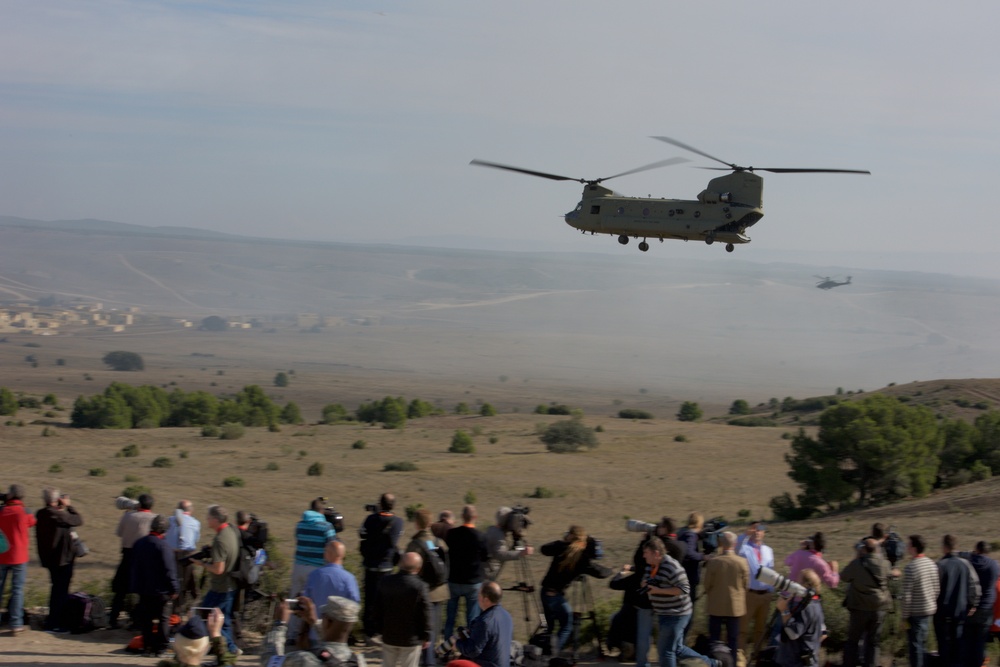 Chinook helicopter at Trident Juncture 15's DV Day