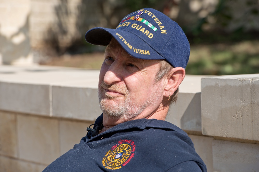 Coast Guard Vietnam veteran mentors others