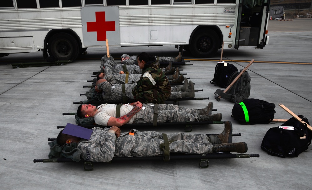 51 MDG, 18 AES perform aeromedical evacuation during Vigilant Ace 16