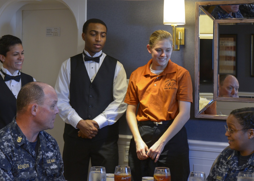 Departmental leading chief petty officers have lunch with commanding officer