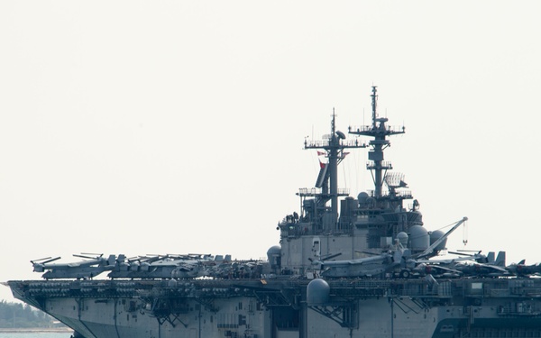 USS Oak Hill (LSD 51)