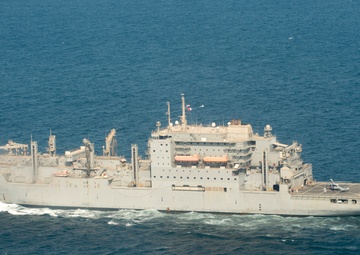 HS-60S refuels on USNS Alan Shepard