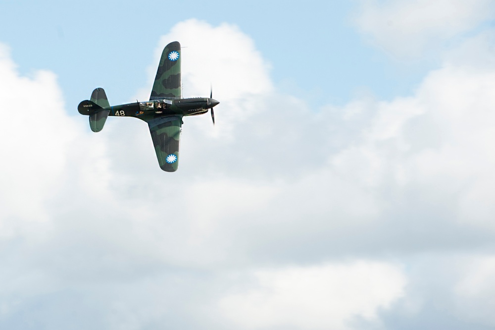 P-40 Warhawk demonstration