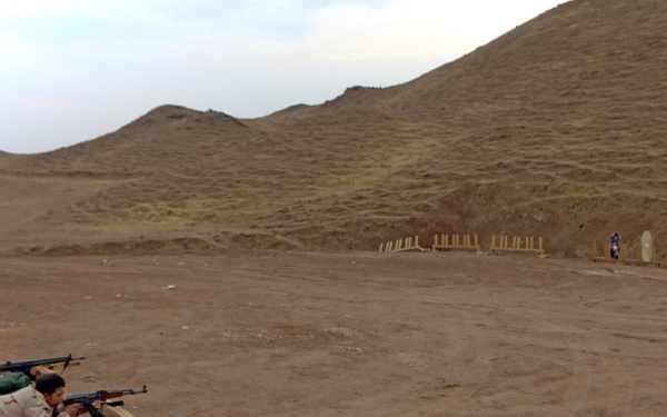 Peshmerga forces conduct maneuver training