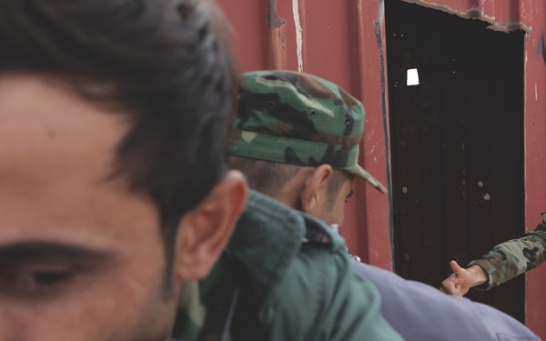 Peshmerga forces conduct maneuver training