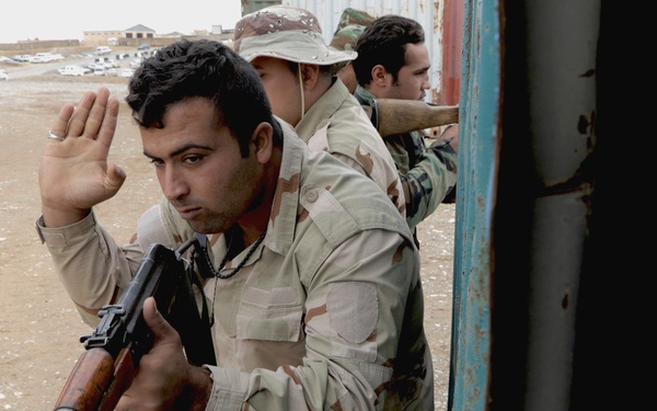 Peshmerga forces conduct maneuver training