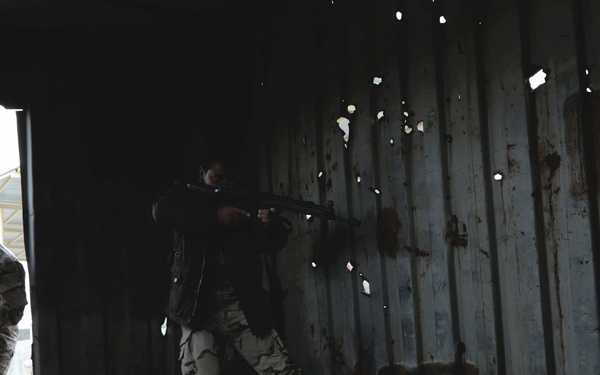 Peshmerga forces conduct maneuver training