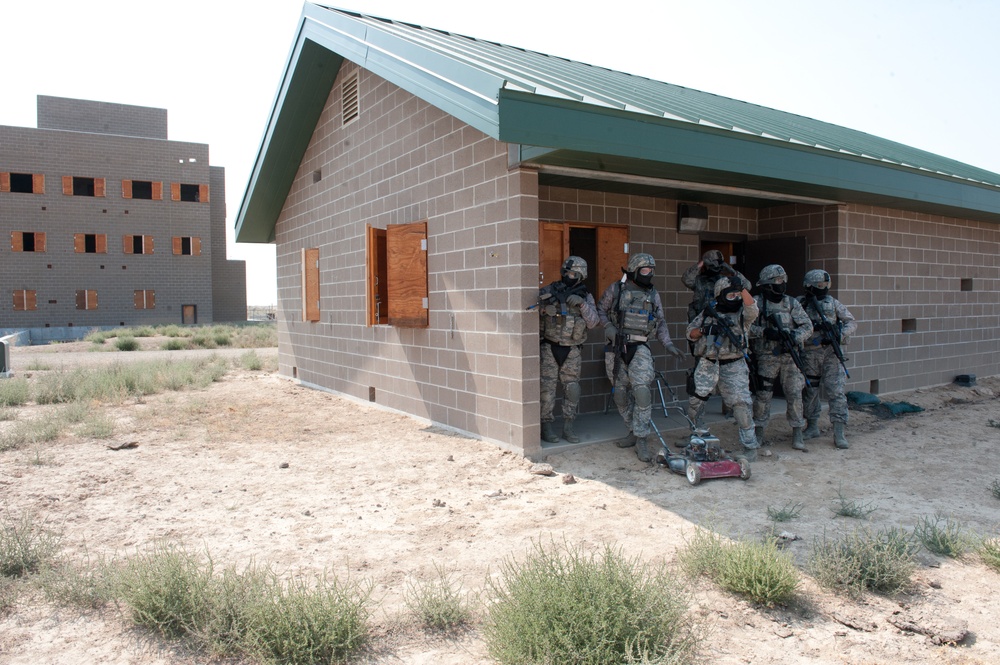 Idaho's SFS Airmen secure enemy village