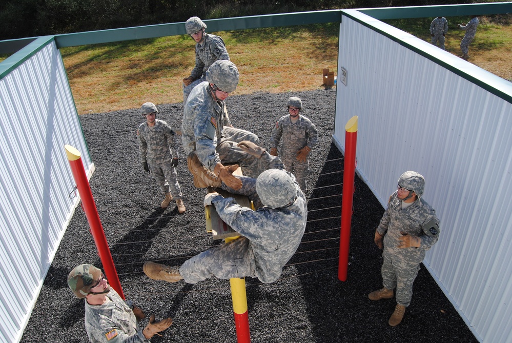 Junior enlisted soldiers tackle Leadership Reaction Course