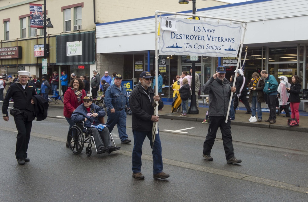 Auburn salutes veterans during 50th annual parade