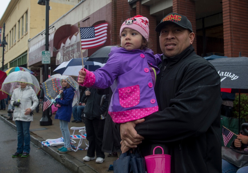 Auburn salutes veterans during 50th annual parade