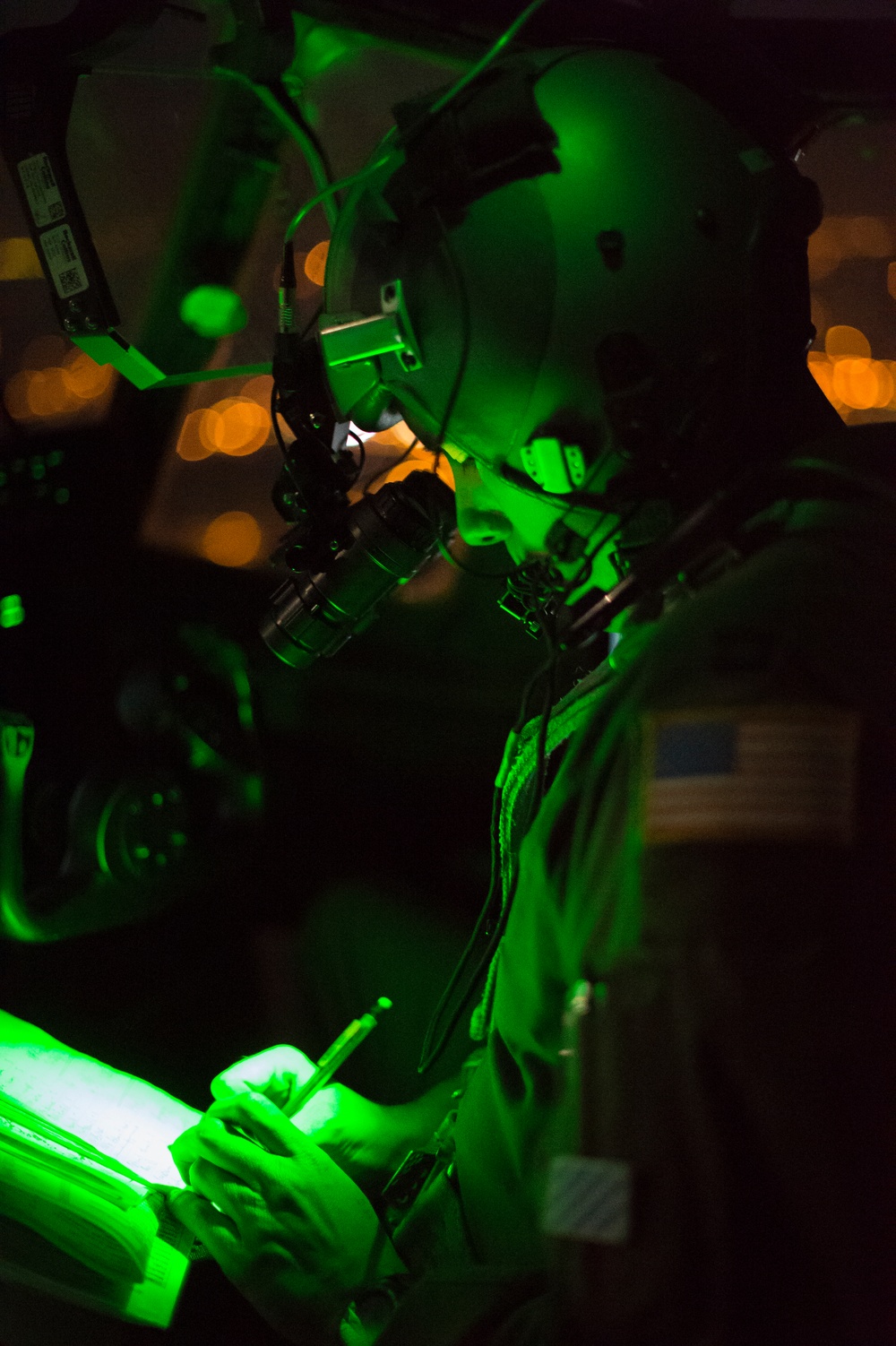 Airmen train for night ops