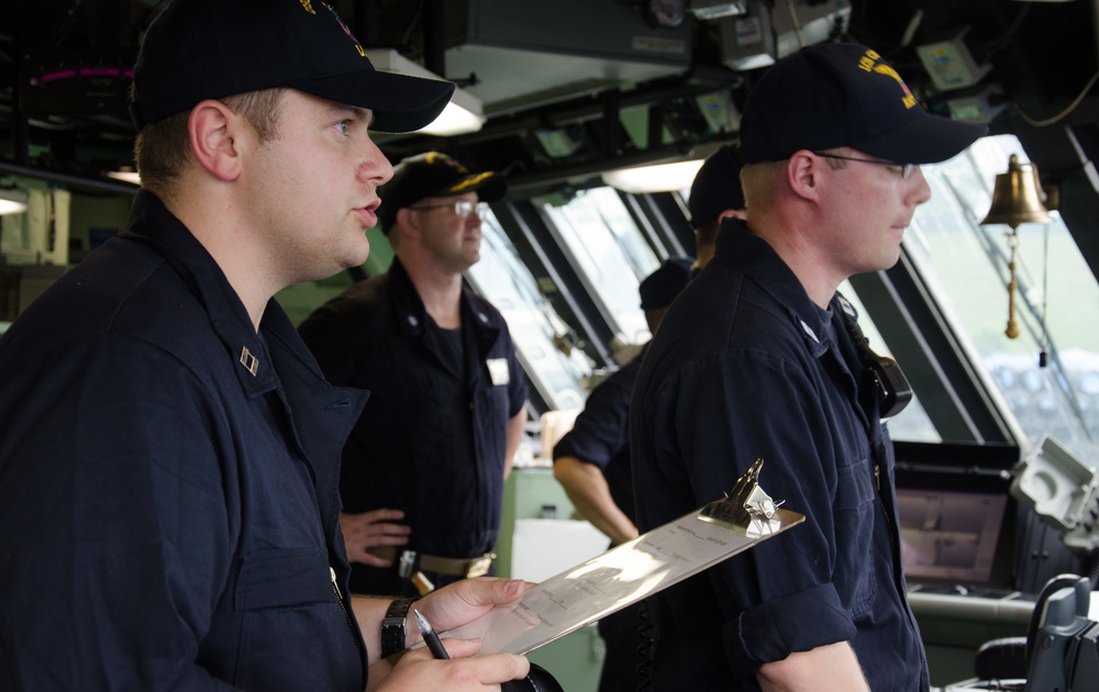 Littoral Combat Ship Crew 101 gets USS Fort Worth (LCS 3) underway