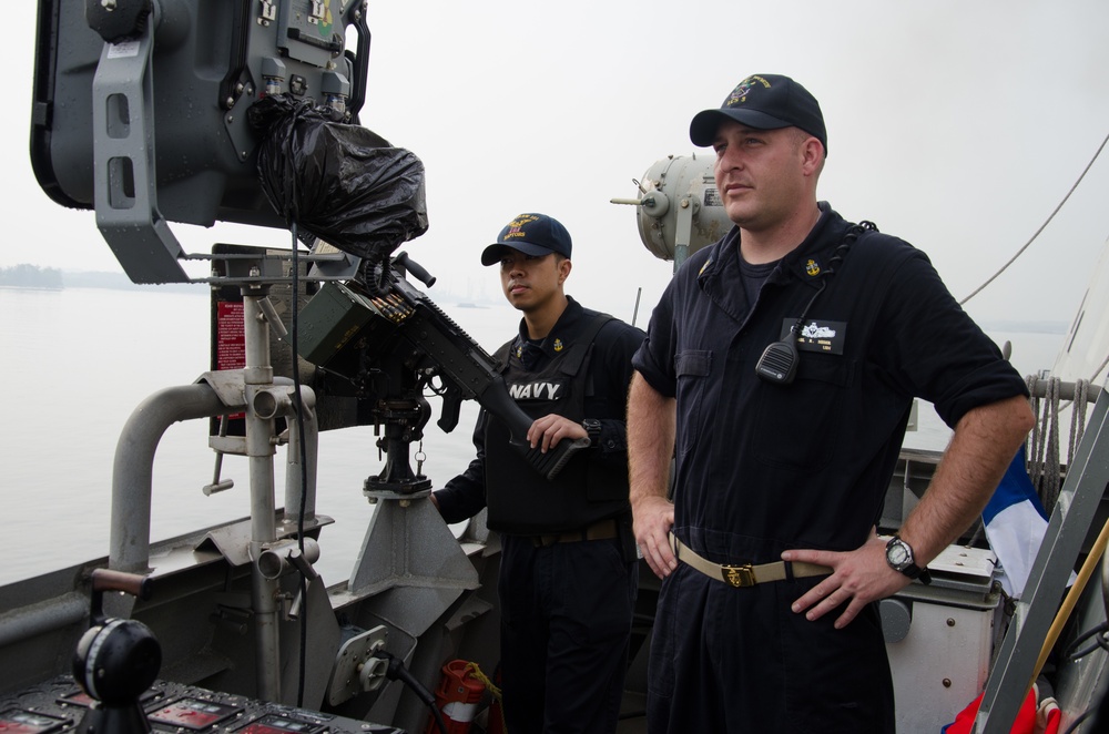 Littoral Combat Ship Crew 101 gets USS Fort Worth (LCS 3) underway