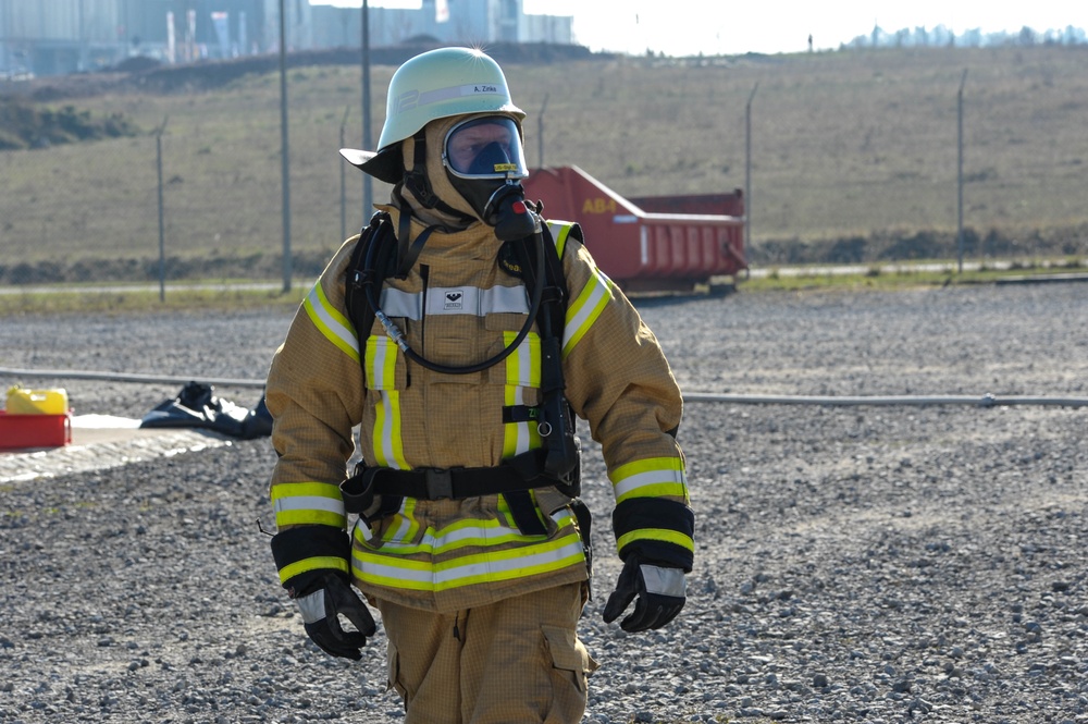 DVIDS - Images - Urlas Civilian Firefighter II training [Image 13 of 41]