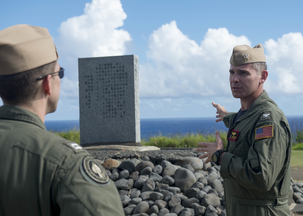 NAF Atsugi leadership raise American flag on Mount Suribachi