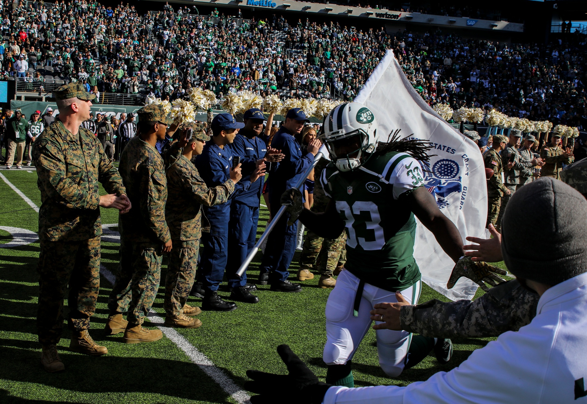 DVIDS - Images - Marines part of New York Jets pre-game ceremony [Image 1  of 4]