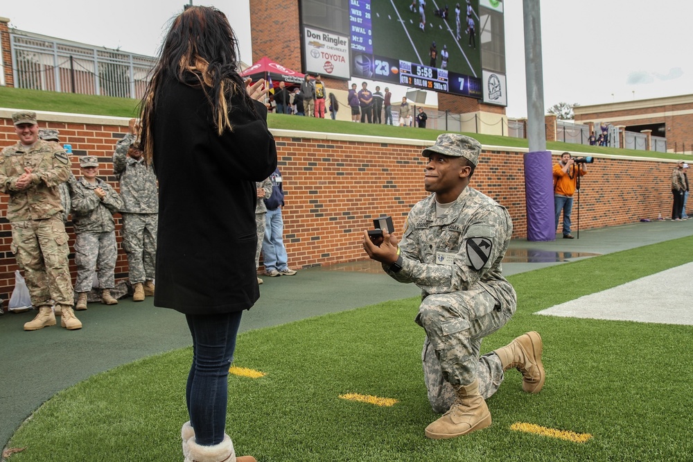 ‘Wagonmasters’ attend UMHB military appreciation game